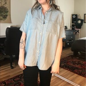 Madewell courier shirt in a xs.